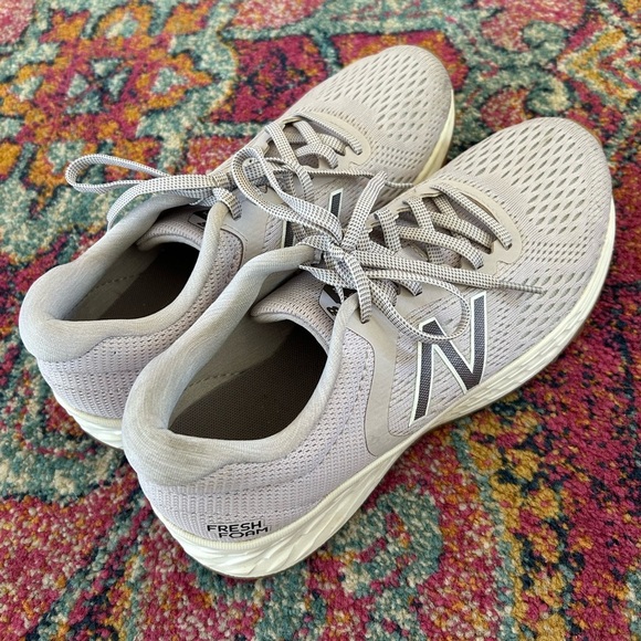 New Balance | Women's Lavender/Grey Fresh Foam Arishi V2 Running Shoes, size 8.5 - Picture 9 of 14